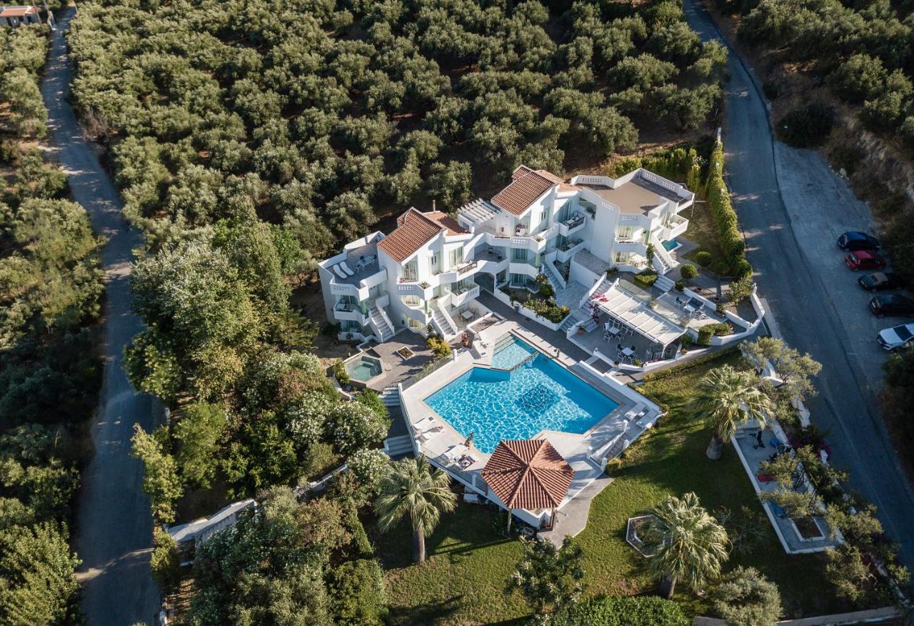 Villa Life Agia Marina エクステリア 写真