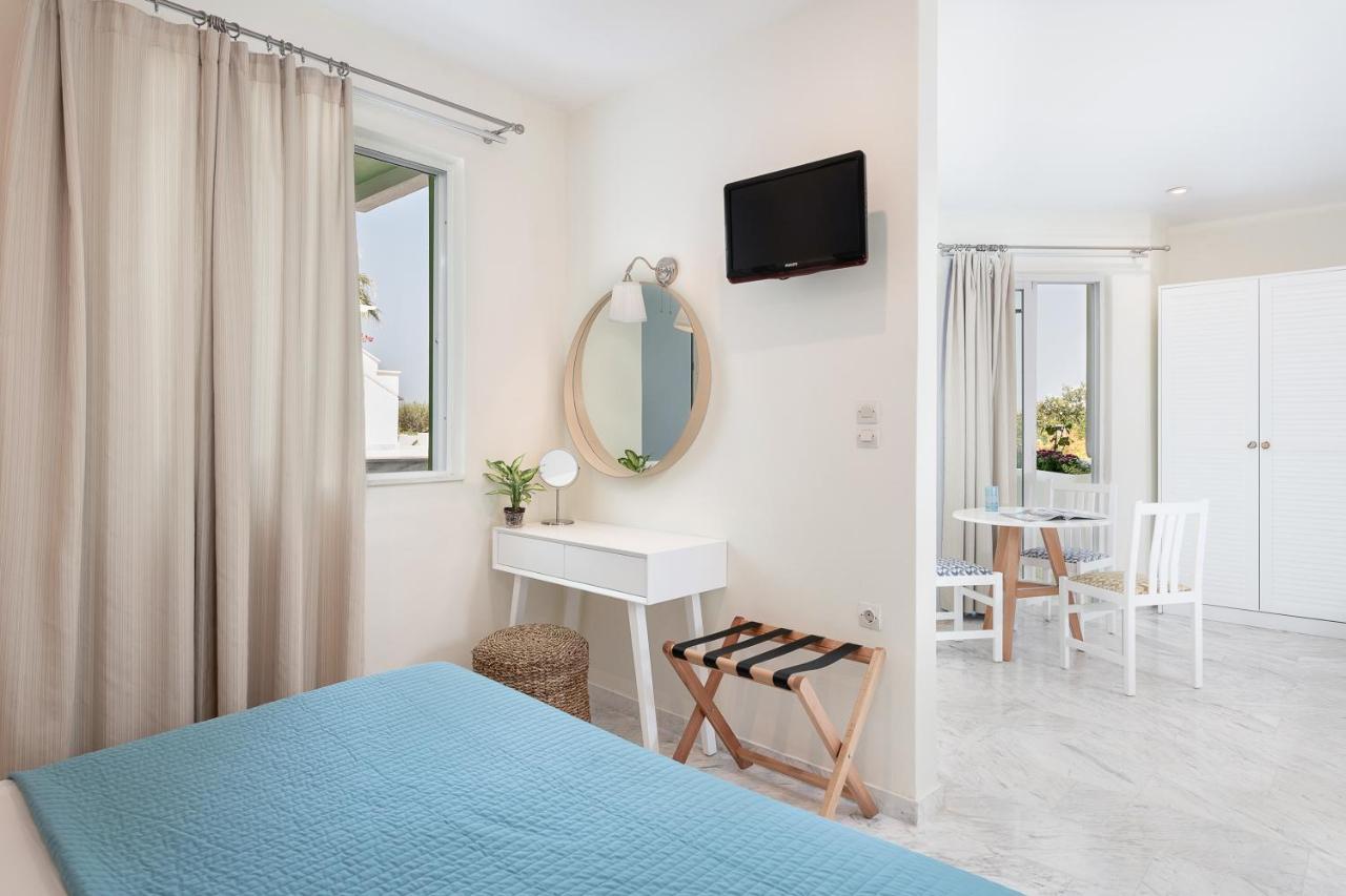 Villa Life Agia Marina エクステリア 写真