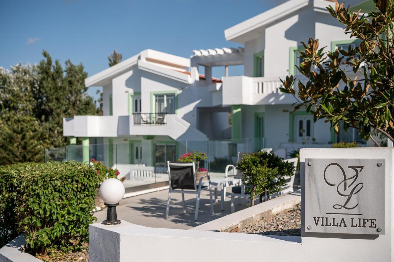 Villa Life Agia Marina エクステリア 写真