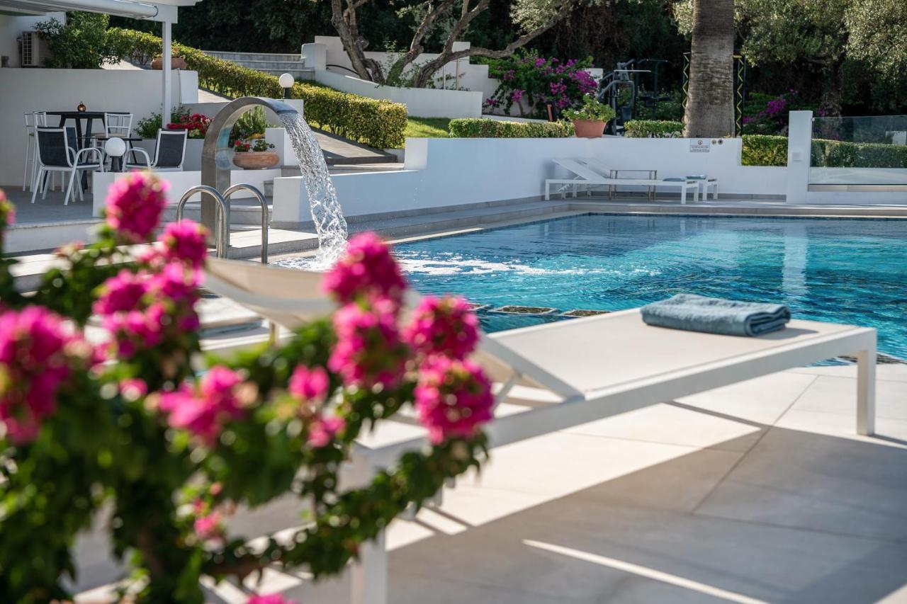 Villa Life Agia Marina エクステリア 写真