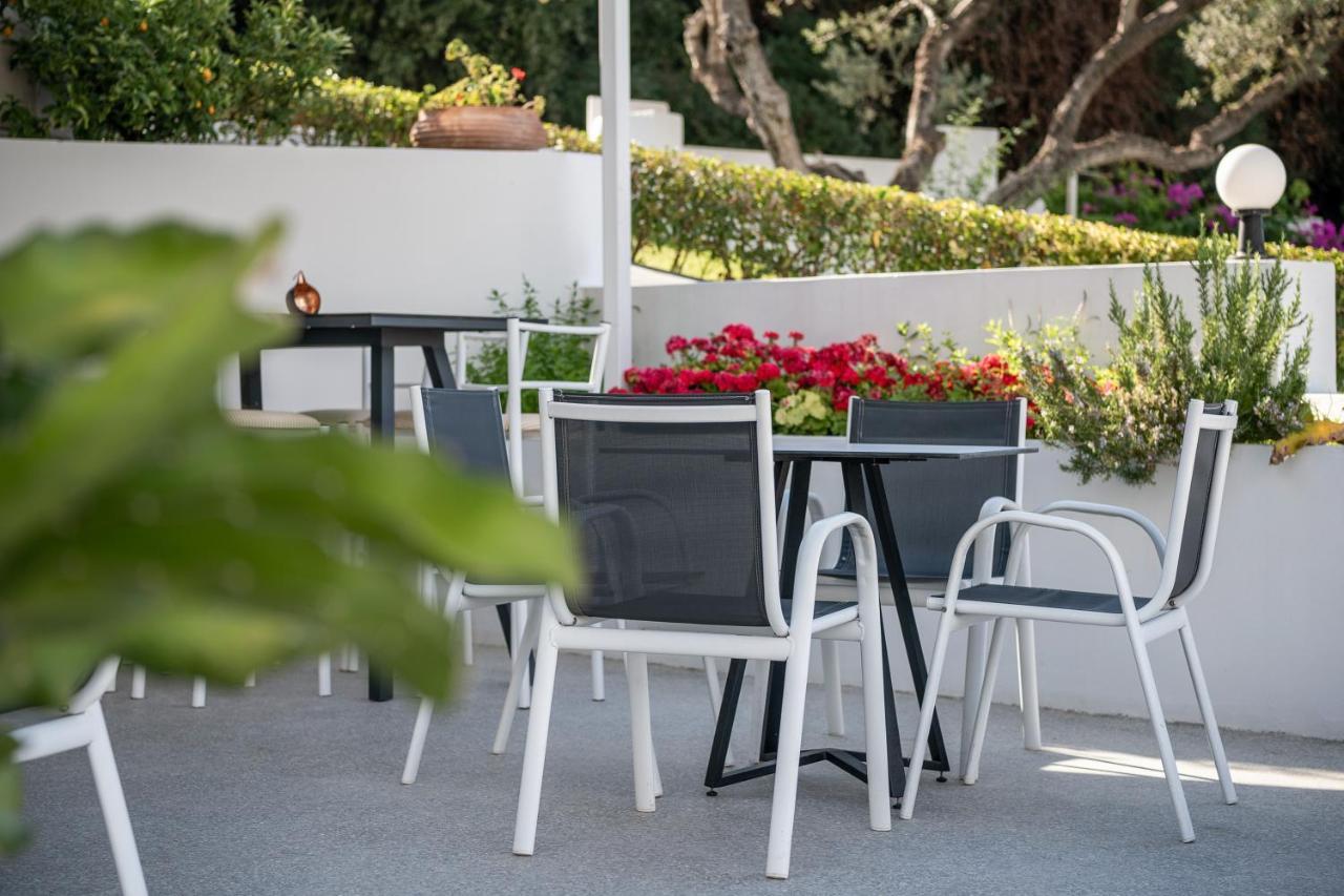 Villa Life Agia Marina エクステリア 写真
