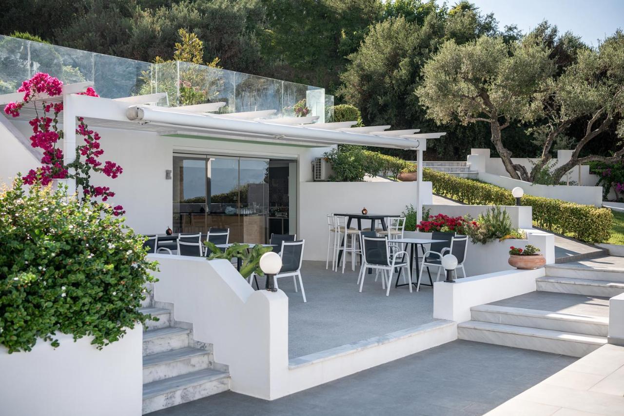 Villa Life Agia Marina エクステリア 写真