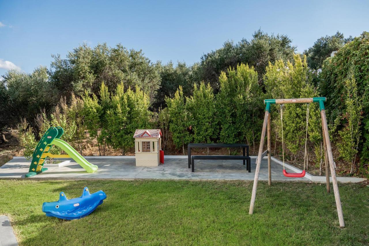 Villa Life Agia Marina エクステリア 写真