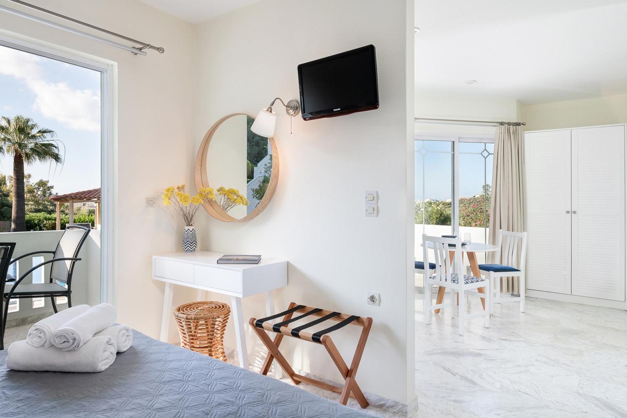 Villa Life Agia Marina エクステリア 写真