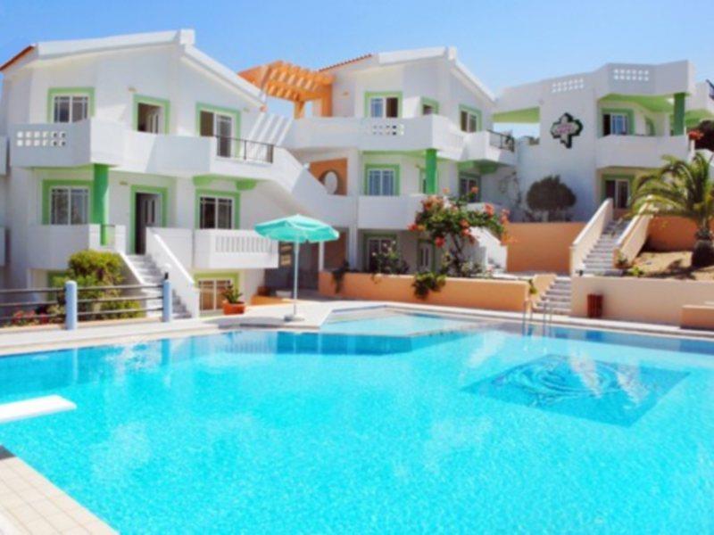 Villa Life Agia Marina エクステリア 写真