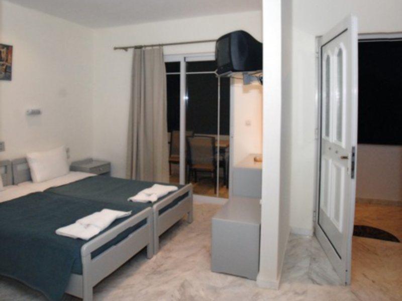 Villa Life Agia Marina エクステリア 写真