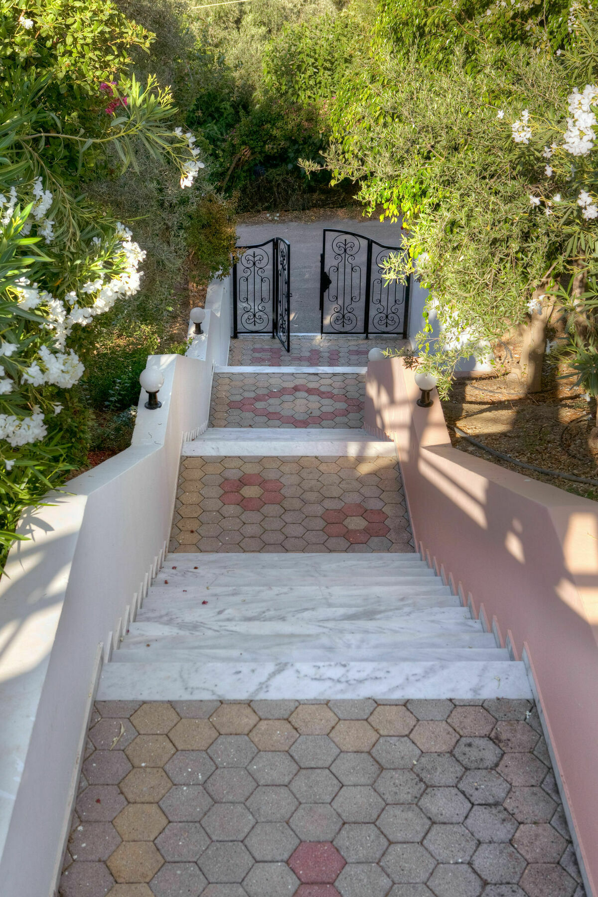 Villa Life Agia Marina エクステリア 写真